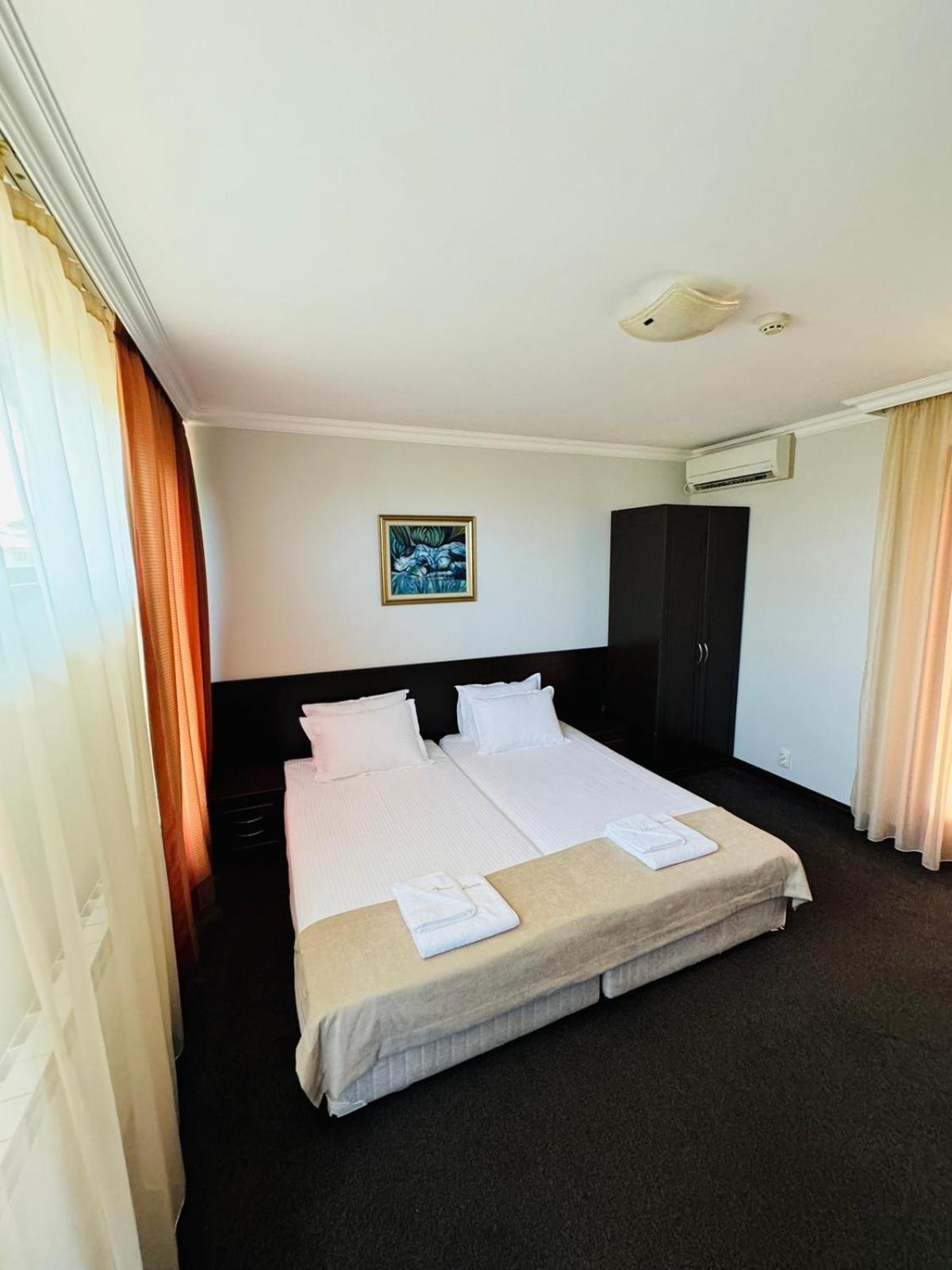 Hotel-Restaurant Almond Карлово Экстерьер фото