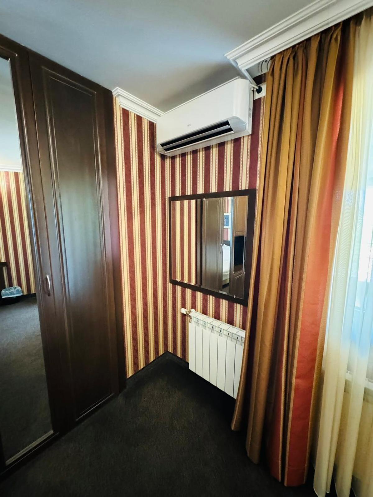 Hotel-Restaurant Almond Карлово Экстерьер фото