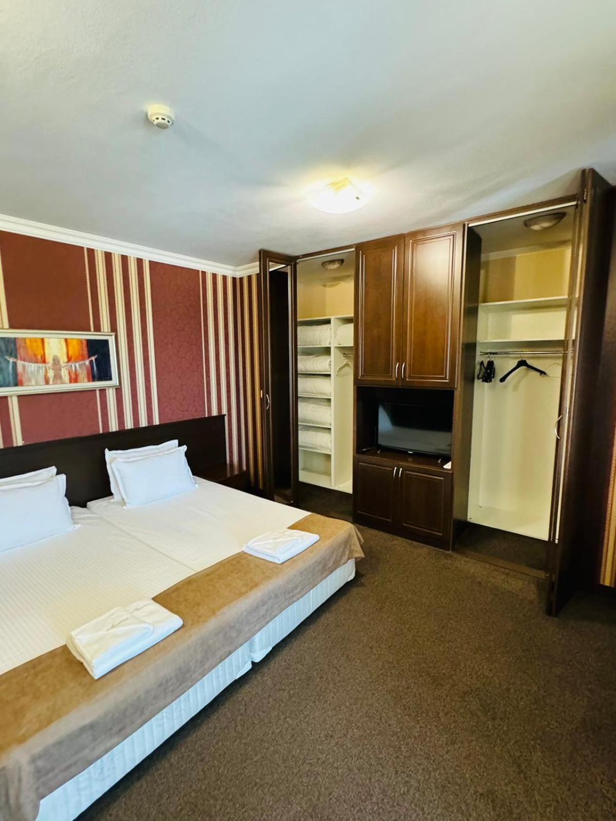 Hotel-Restaurant Almond Карлово Экстерьер фото