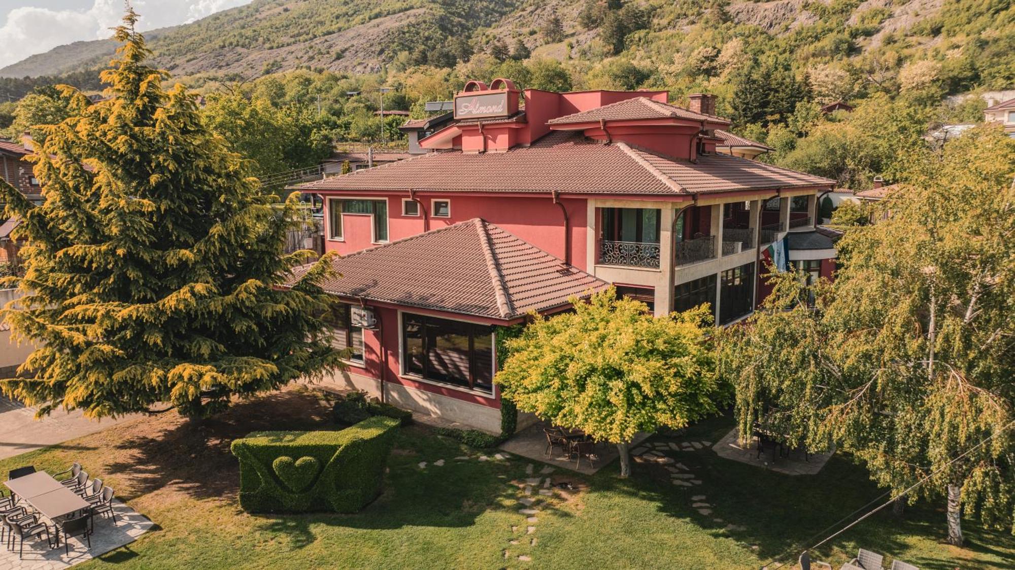 Hotel-Restaurant Almond Карлово Экстерьер фото