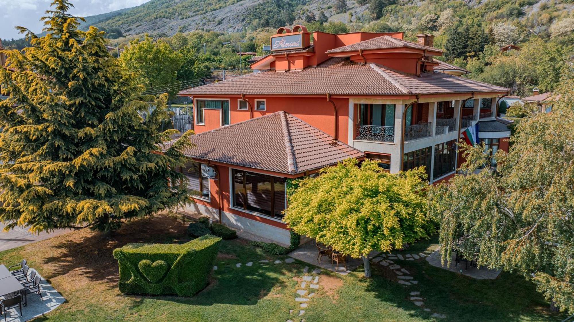 Hotel-Restaurant Almond Карлово Экстерьер фото