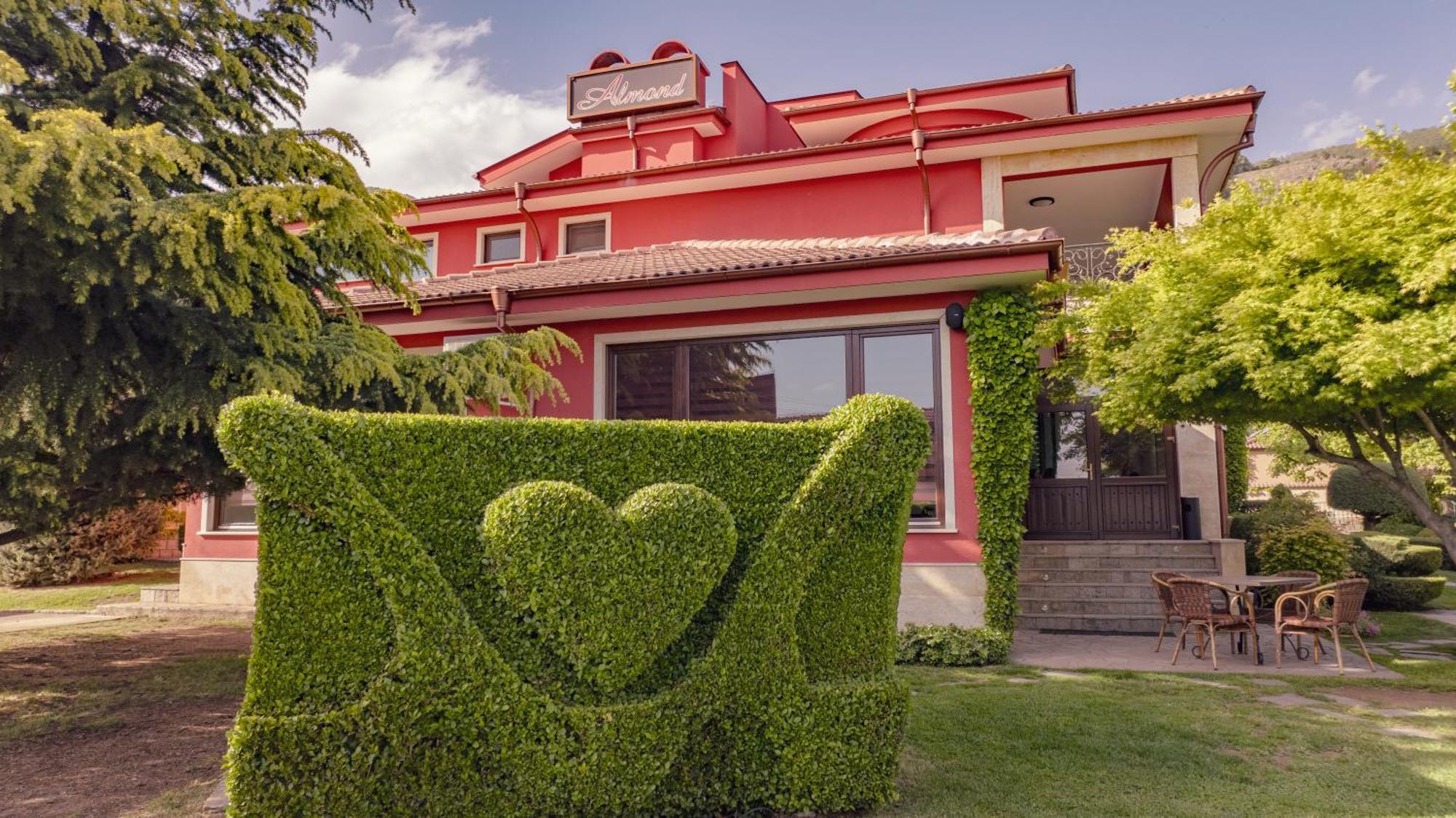 Hotel-Restaurant Almond Карлово Экстерьер фото