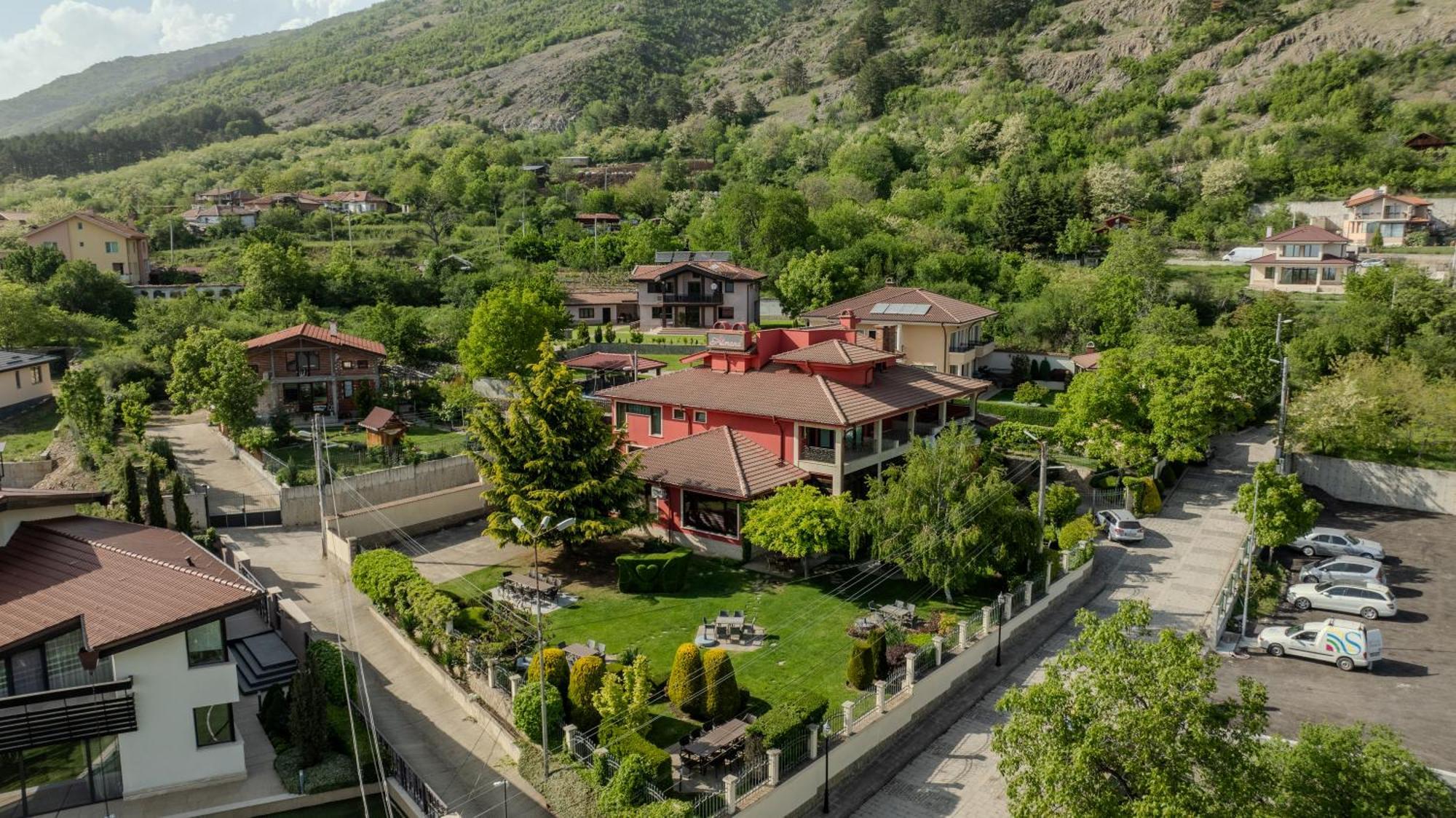 Hotel-Restaurant Almond Карлово Экстерьер фото