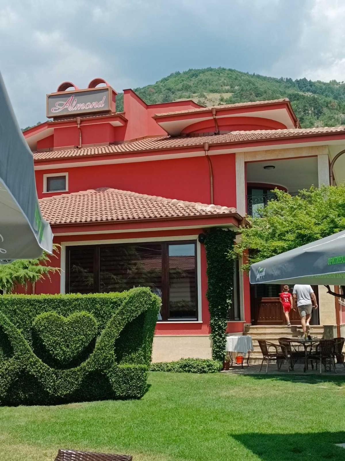 Hotel-Restaurant Almond Карлово Экстерьер фото