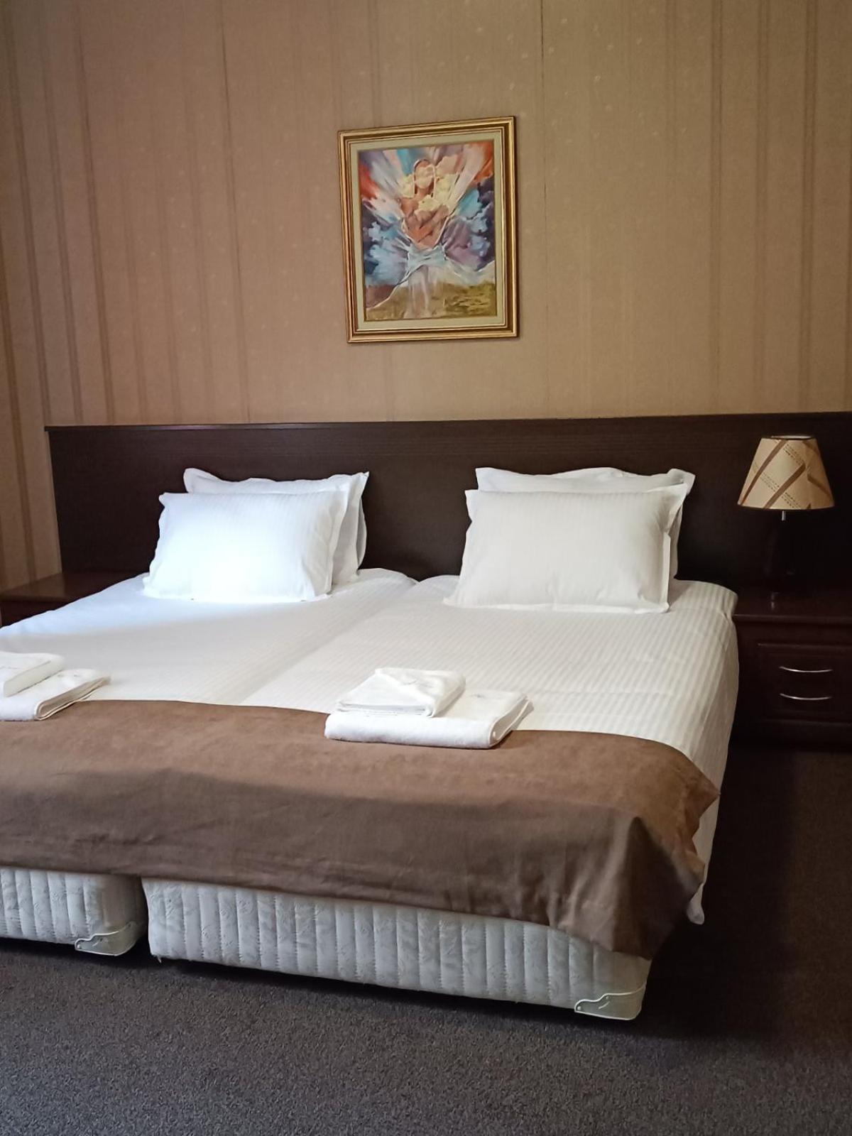 Hotel-Restaurant Almond Карлово Экстерьер фото