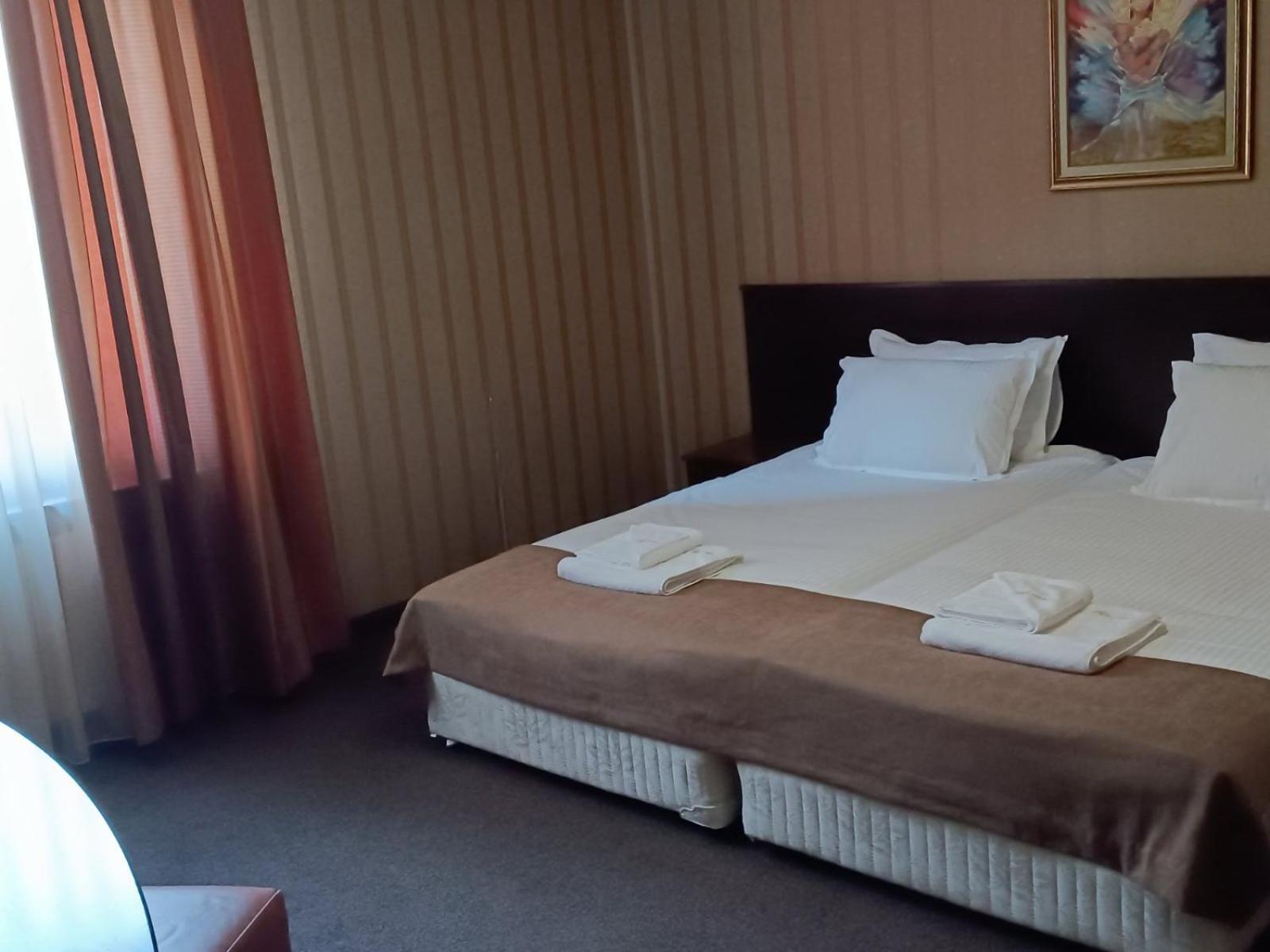 Hotel-Restaurant Almond Карлово Экстерьер фото